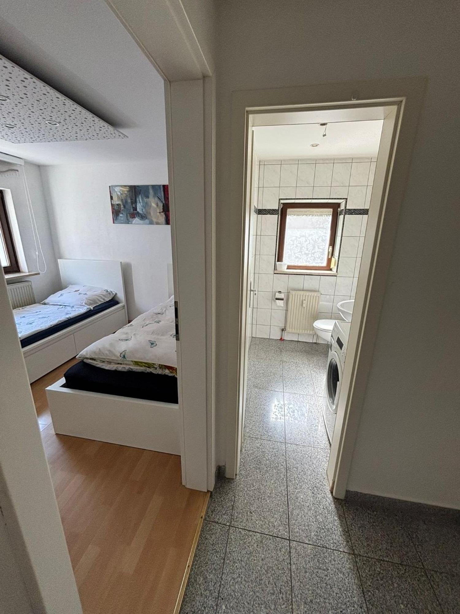 Erdgeschosswohnung Neben Schloss Blutenburg Mit Privatem Garten มิวนิก ภายนอก รูปภาพ