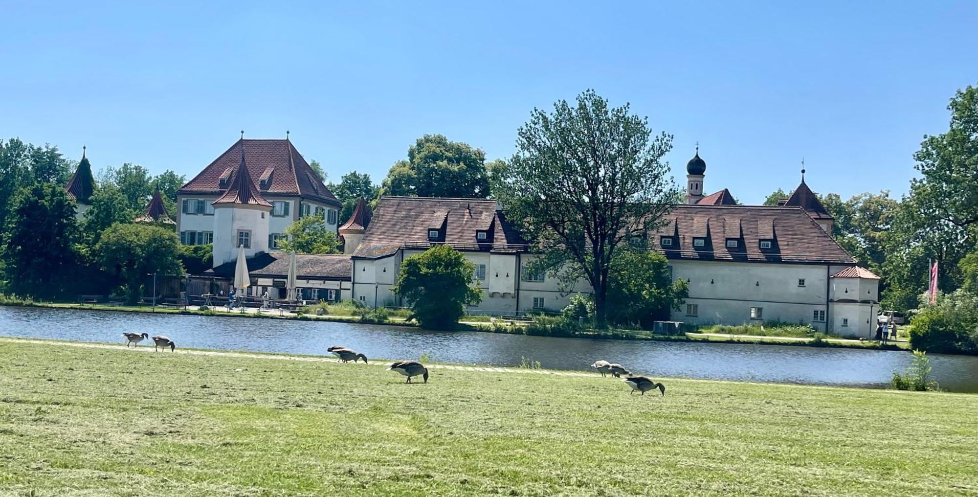 Erdgeschosswohnung Neben Schloss Blutenburg Mit Privatem Garten มิวนิก ภายนอก รูปภาพ